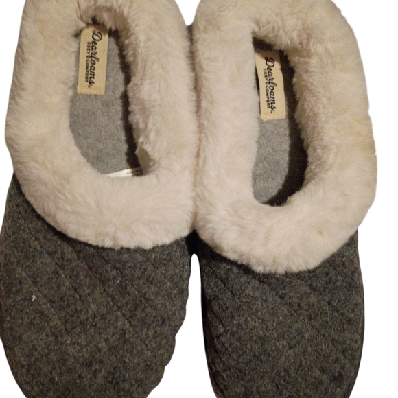 Dearfoams Women's Gray Slippers - Picture 2 of 8
